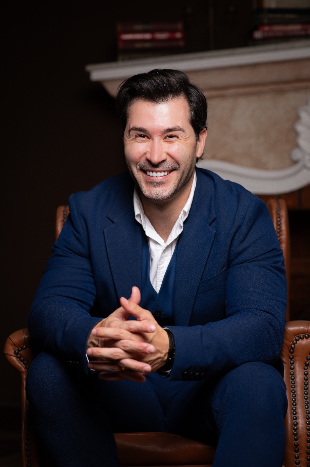 Retrato do Dr. Alan Inácio, nutricionista da Clínica Energia Vital